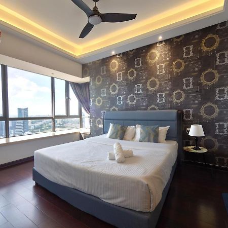Ferienwohnung Netflix Smarttv Cityseaview & Highfloor At R&F Mall Johor Bahru Exterior foto