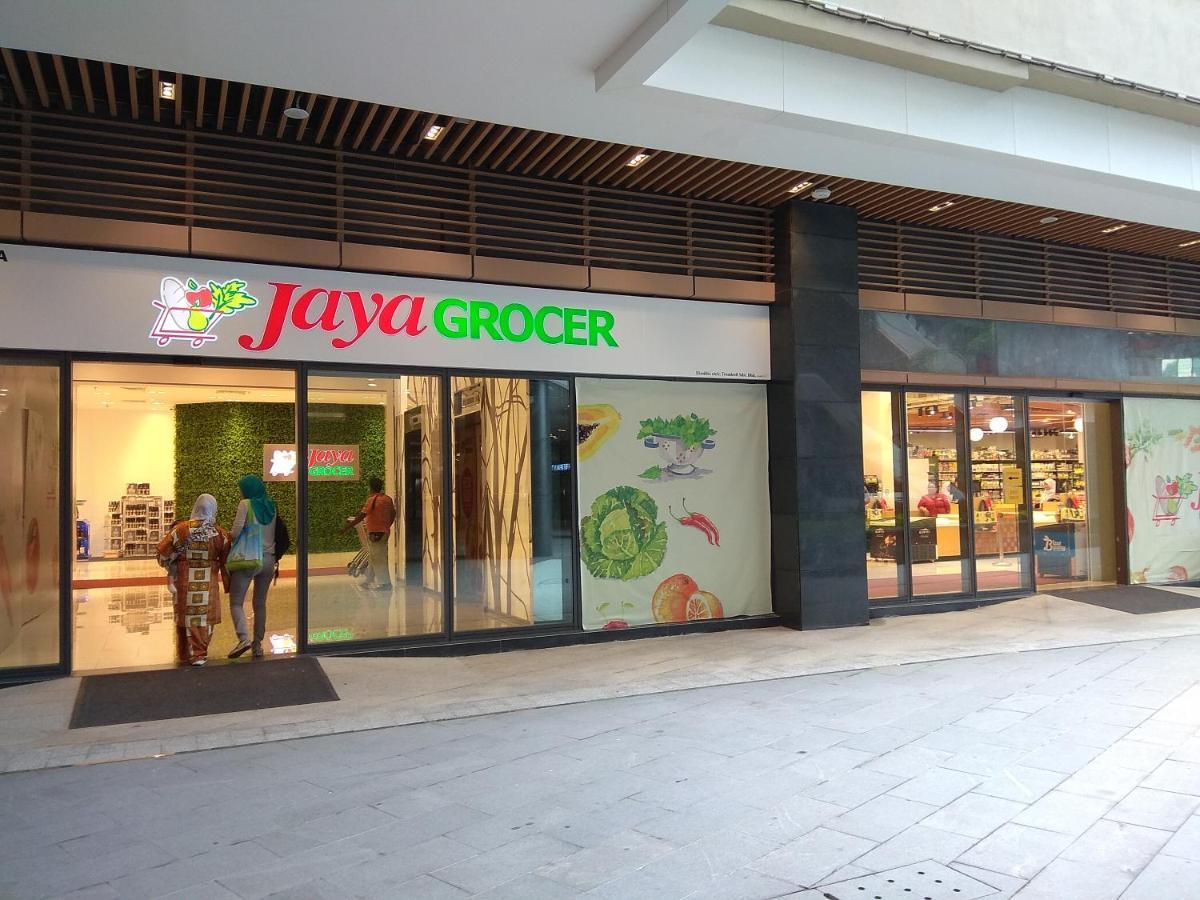 Ferienwohnung Netflix Smarttv Cityseaview & Highfloor At R&F Mall Johor Bahru Exterior foto
