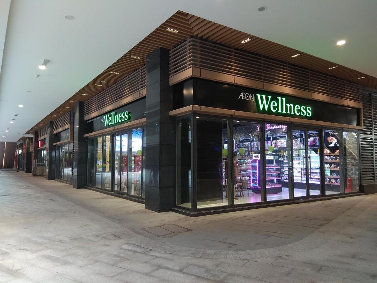 Ferienwohnung Netflix Smarttv Cityseaview & Highfloor At R&F Mall Johor Bahru Exterior foto